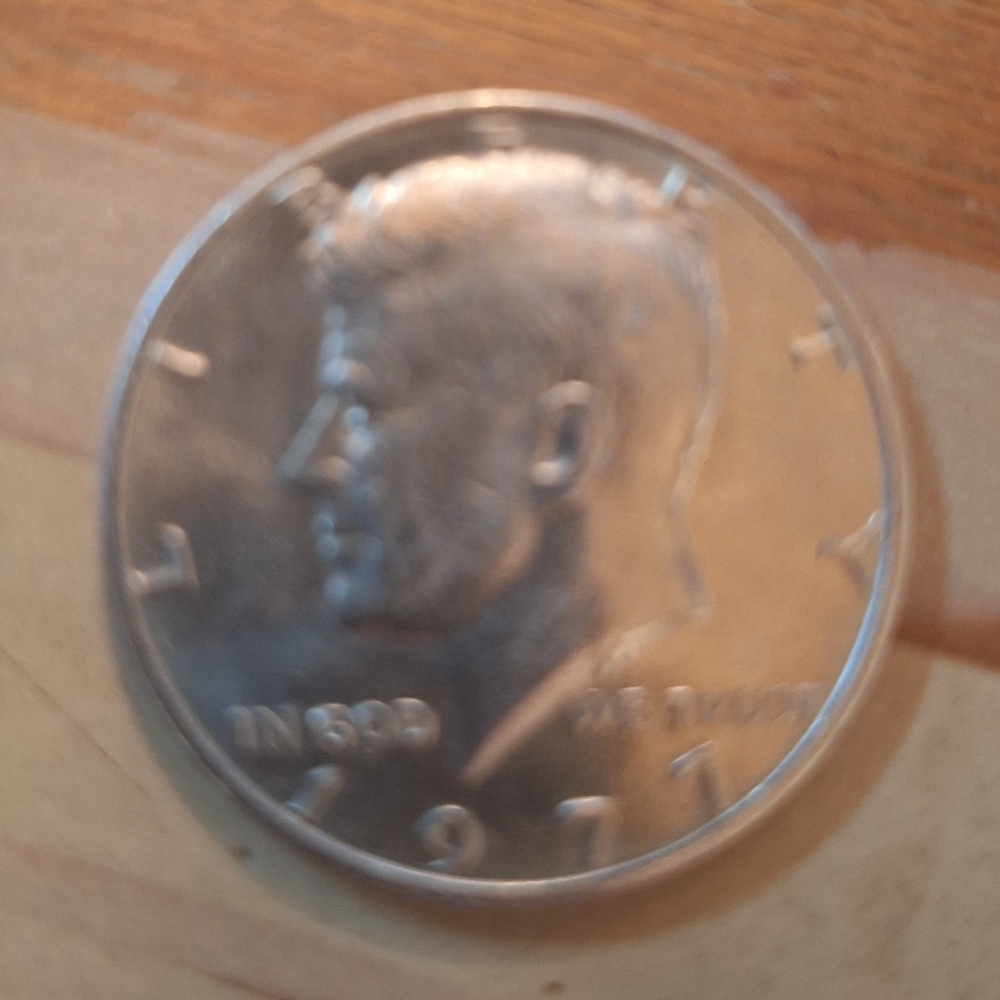 1977 Kennedy Half Dollar DD error Coin - Picture 2 of 5